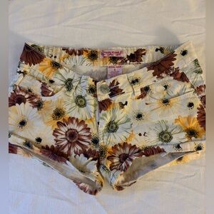Y2K Low Waisted Floral Short Shorts Junior Size 5 Sunflowers Festival